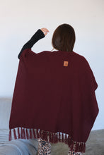 Cargar imagen en el visor de la galería, Ruana Yiyi