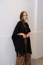 Cargar imagen en el visor de la galería, Ruana Yiyi