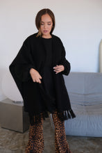 Cargar imagen en el visor de la galería, Ruana Yiyi