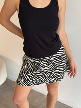 Cargar imagen en el visor de la galería, Musculosa Yula