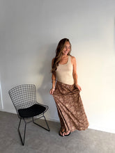 Cargar imagen en el visor de la galería, Musculosa Yula + Pollera Julia