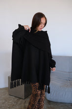 Cargar imagen en el visor de la galería, Ruana Yiyi