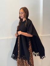 Cargar imagen en el visor de la galería, Ruana Yiyi