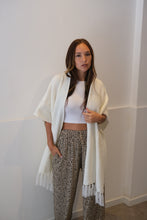 Cargar imagen en el visor de la galería, Ruana Yiyi