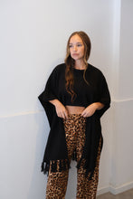 Cargar imagen en el visor de la galería, Ruana Yiyi