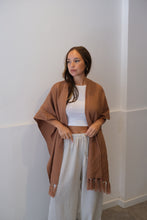 Cargar imagen en el visor de la galería, Ruana Yiyi