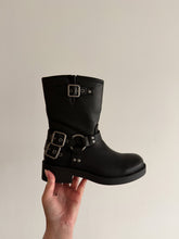 Cargar imagen en el visor de la galería, Bota Zora
