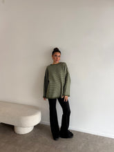 Cargar imagen en el visor de la galería, Buzo Won
