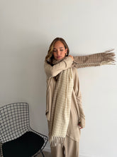 Cargar imagen en el visor de la galería, Bufandon Branto
