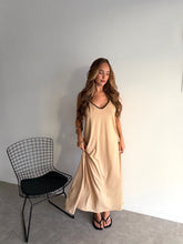 Cargar imagen en el visor de la galería, Vestido Omeir
