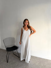Cargar imagen en el visor de la galería, Vestido Omeir
