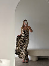 Cargar imagen en el visor de la galería, Vestido Fausto
