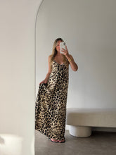 Cargar imagen en el visor de la galería, Vestido Fausto
